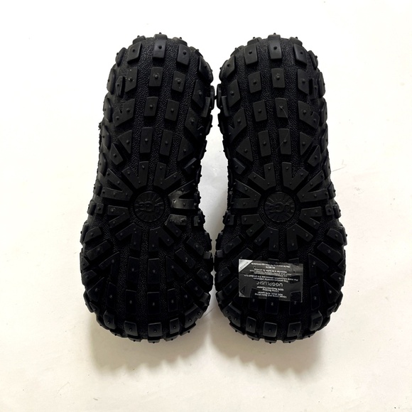 NWOB $190 Original UGG Venture Daze Ultra Mini Boots Size 8 Black Leather Suede - Picture 10 of 12